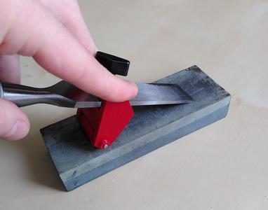 Chisel sharpening trolley
