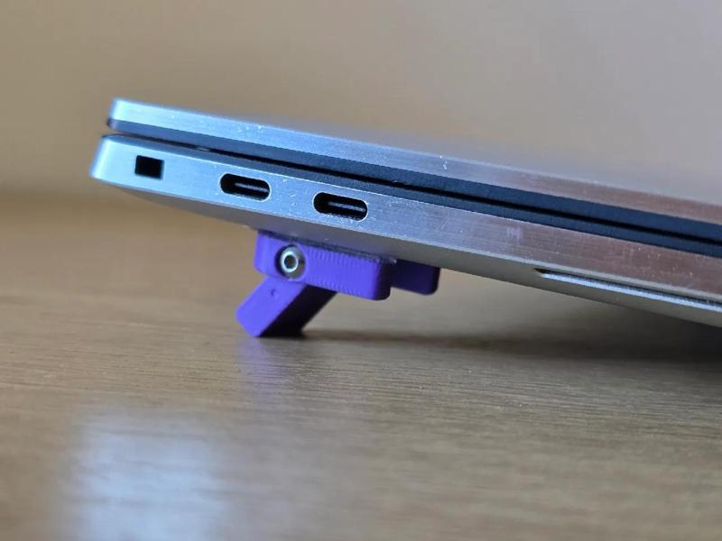 DELL XPS 15 9520 Deployable Feet   