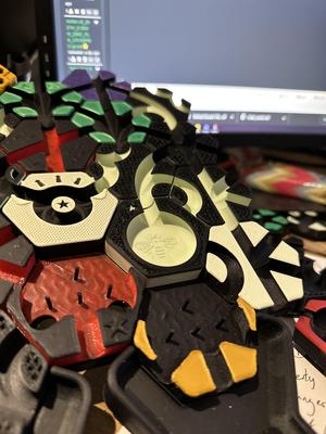 Queen Bee Tile [Hextraction]