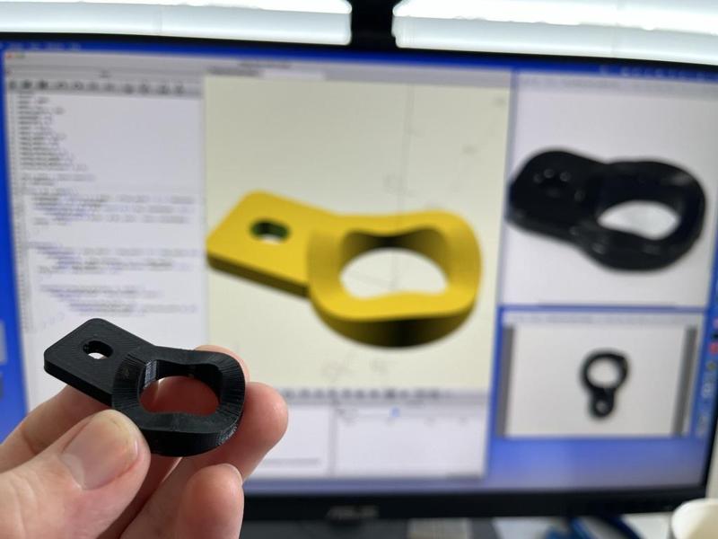 Fridge door hinge cam riser