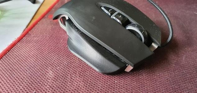 Corsair M65 Mouse right holder