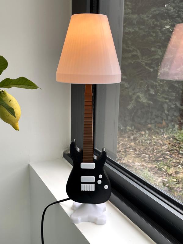 Guitar lamp