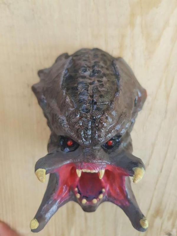 predator head wall mount 