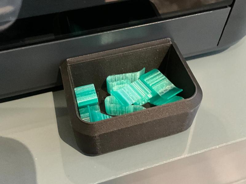 Simple Filament Clip Holder