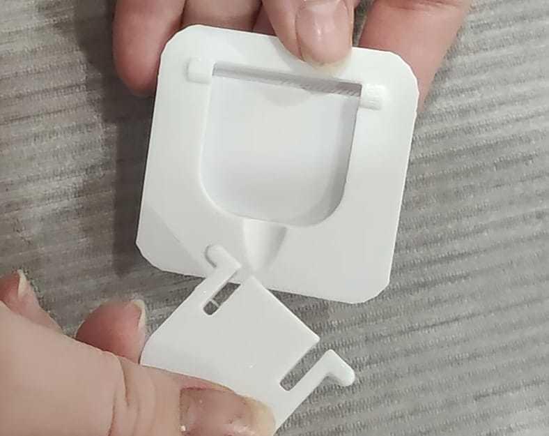 Sliding door lock / child lock