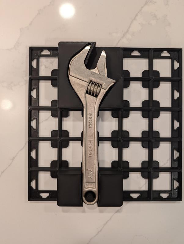 Gridfinity Rigid 200mm Adjustable Crescent Wrench Bin