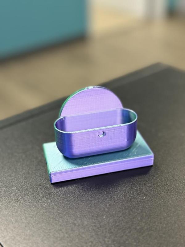 Apple AirPods wireless charging stand