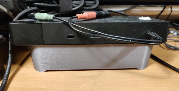 Simple stand for Dell docking station