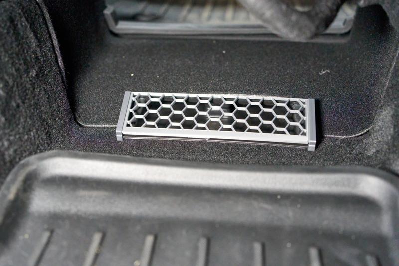 Tesla Model Y Duct Cover (2023)