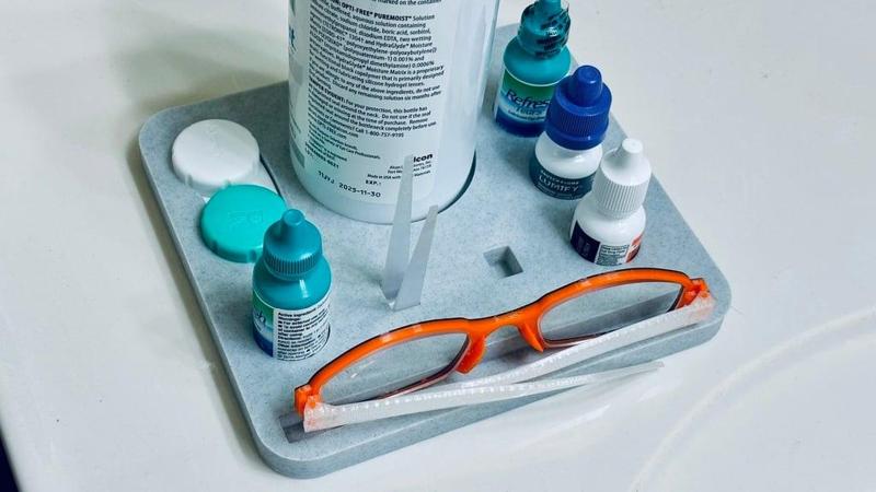 contact lens action station