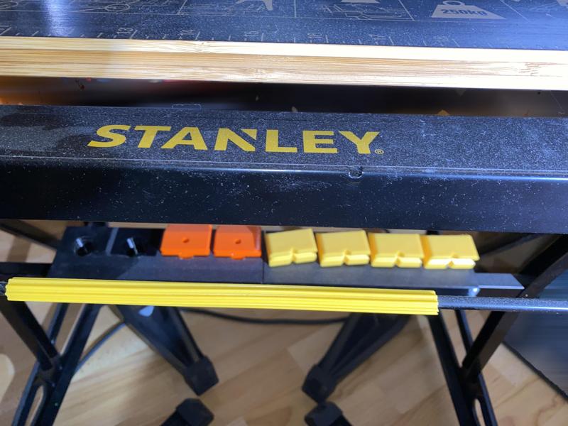 Black&Decker Workmate WM825 - Stanley Deluxe - 4 Loch Halter für Spannbacken Bench Block Holder