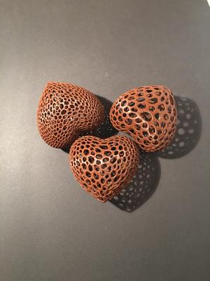 Heart with slot on one side - Voronoi Style