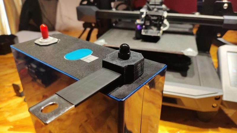 pole protection for Eve LF280K v3 Prismatic 280Ah LiFePO4 3.2V threaded stud version screw on