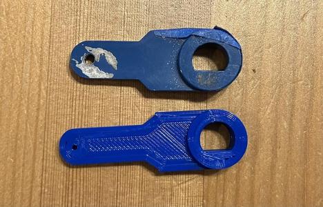 D-shaped water manifold key