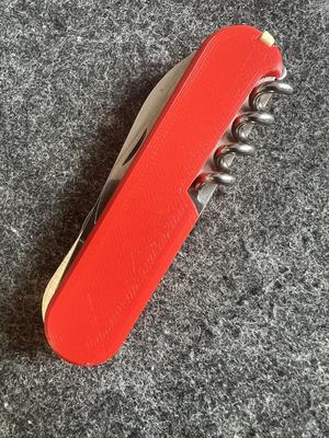 Old Wenger 85mm scales v3 + Clips