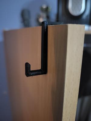Simple closet door hanger - modifiable (OpenSCAD)