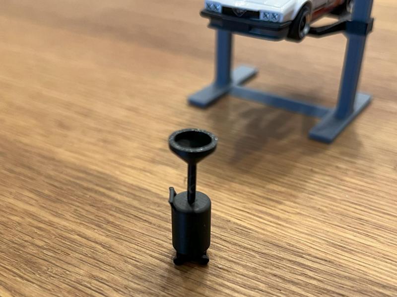 waste oil collection container 1/64 hotwheels siku