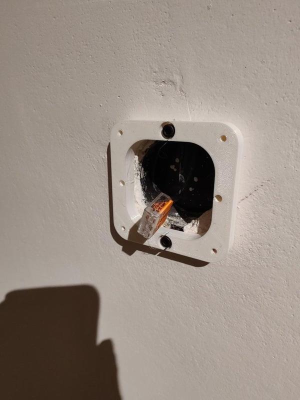 Old to new (Dutch) home wall socket adapter