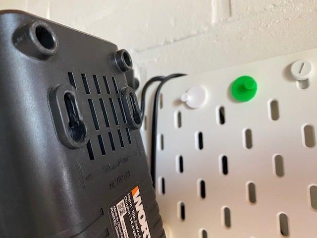 Skadis compatible - Worx charger support