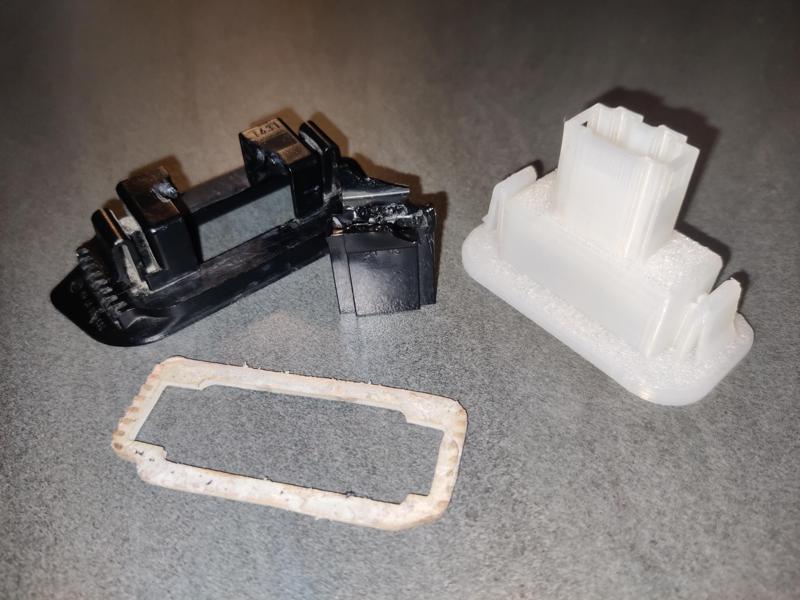 Mercedes C Class W203 - Registration Light Housing