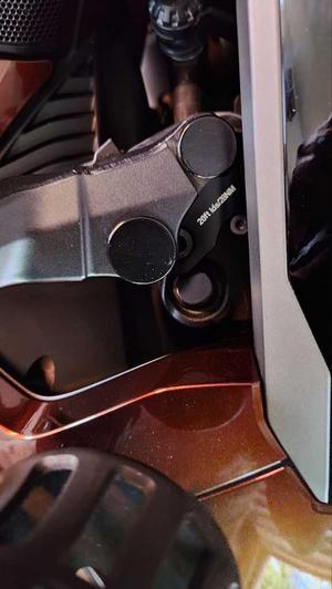 2018+ Honda Goldwing bolt covers for handle bar riser install