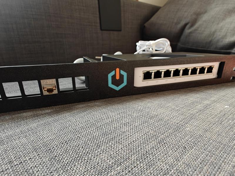 19" rack mount unifi lite 8 PoE