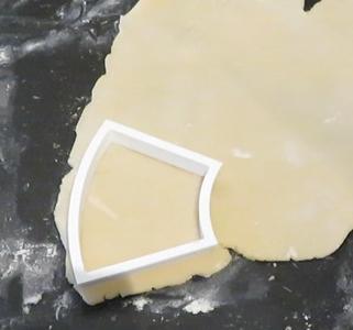 Cookie cutter for Omnia stovetop oven pan