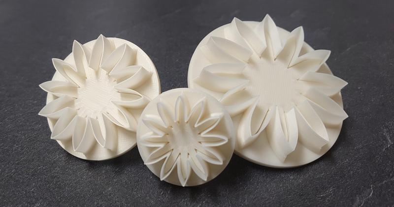 MARGUERITE CUTTER / VYKRAJOVÁTKO KOPRETINY