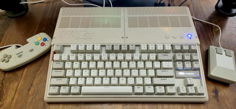 GutBomb's RetroDeck - Amiga-ish Style for DE10-Nano & MiSTer USB Hub