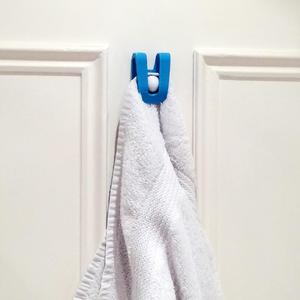 Towel hanger clip