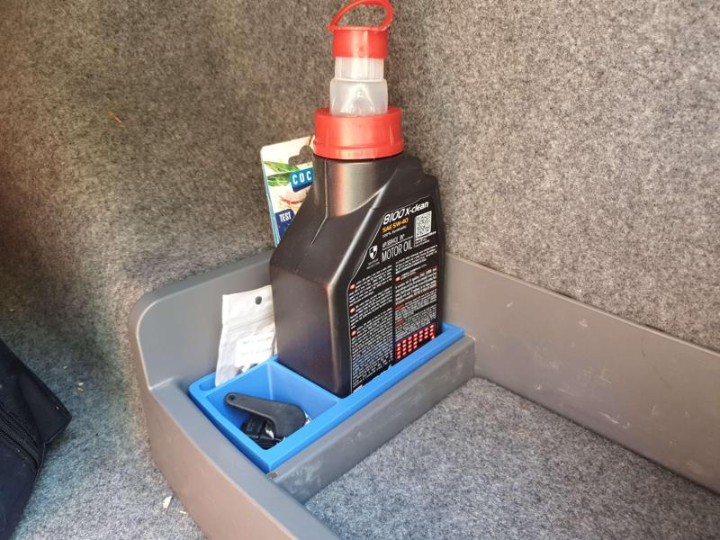 BMW E90 | E92 | Trunk oil holder and organizer | Motul edition