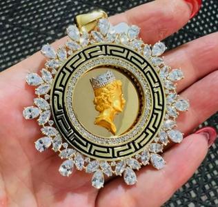 classic gold pendant frame small size
