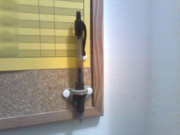 Pinboard Pen Holder V01