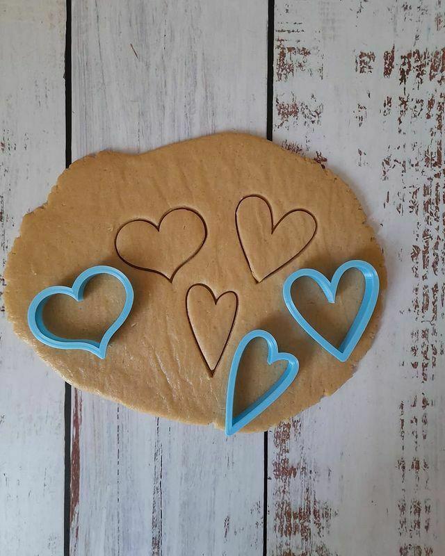 3 silhouette cutters in 6cm of HEARTS