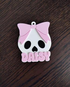 Skull name tag - Daisy