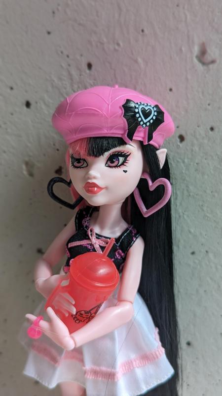 Monster High Draculaura Heart Earrings