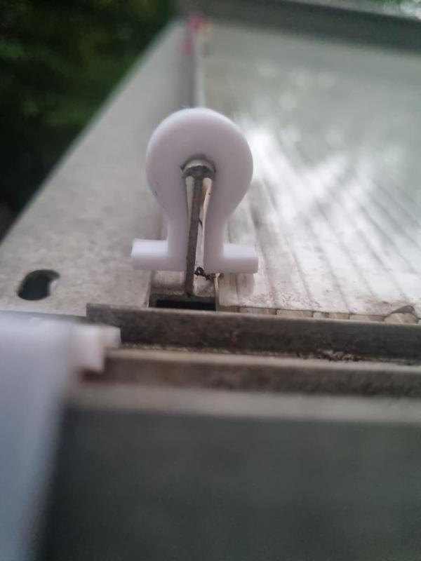 Gewächshaus-Glashalter / Greenhouse Glass Clip