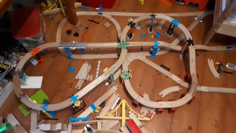 BeamBridge a Lego beam <-> Wooden railroad bridge system