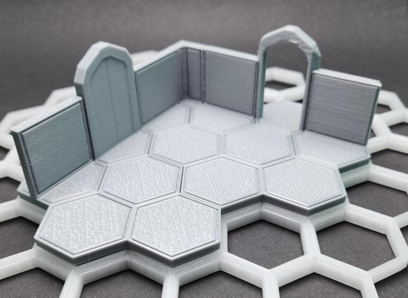 WDhex - very basic SciFi floors and walls (and a door)