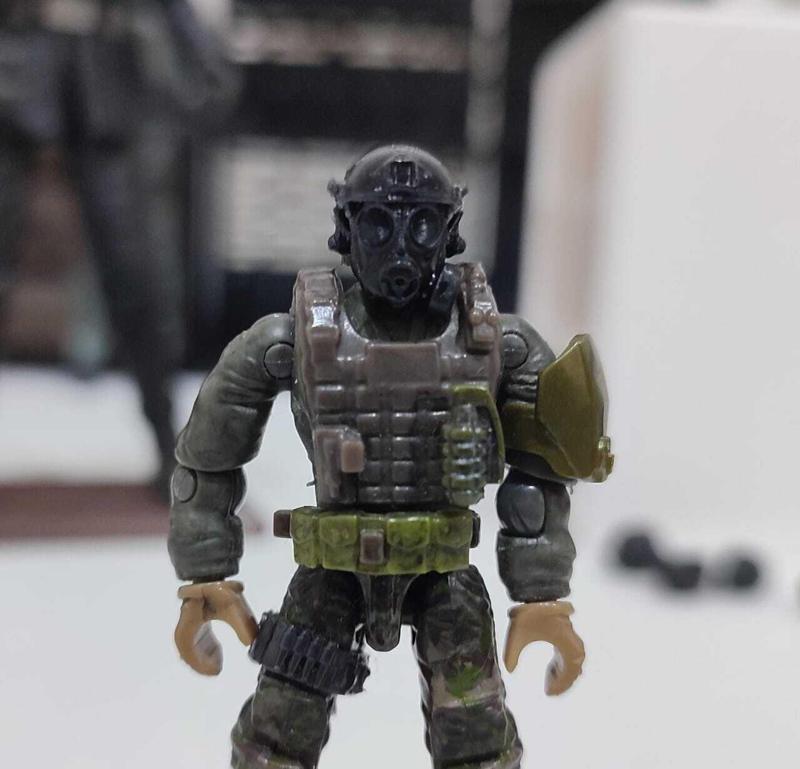 Mega construx gas mask head V2