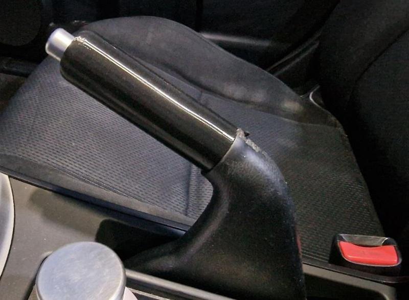 Handbrake grip compatible with Mazda 3 BL (2nd gen)