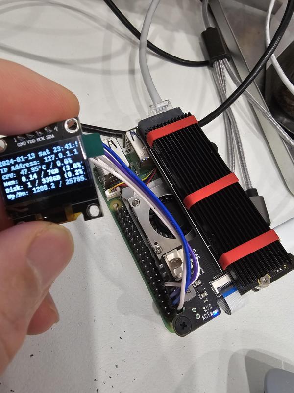 raspberrypi5 + x1001(nvme adapter) case + ssd1306 case(+ cc2652p)