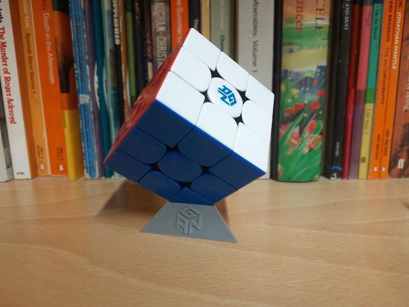 Cube holder with Gan logo