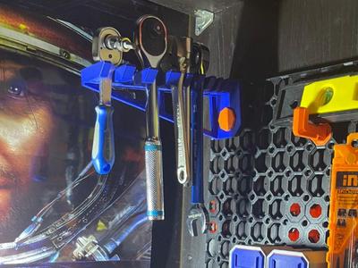 Wrench Mount Bracket - Remix from @laughing_monkey