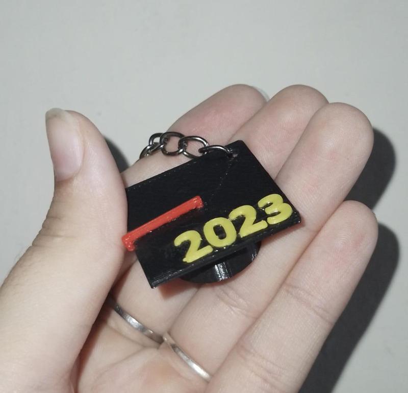 KEYCHAIN GRADUATED CAP