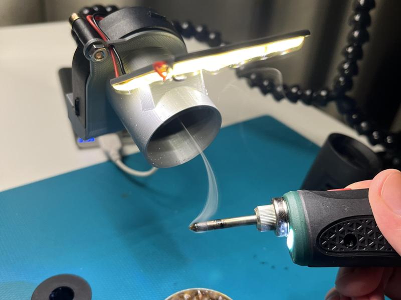 Soldering Light and Fumes Extractor