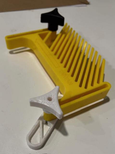 Tightening knobs for jigs