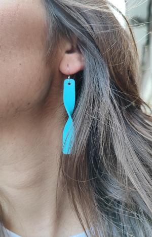 Earring/necklace helix