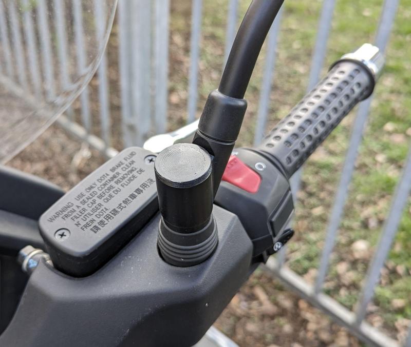 MAXSYM 400 / 400i Mirror Mount Cover