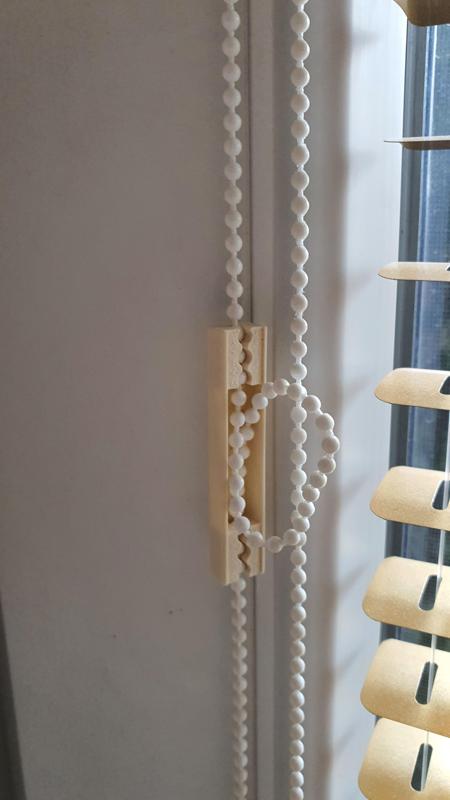 Curtain chain shortener / Zkracovač řetězu žaluzii